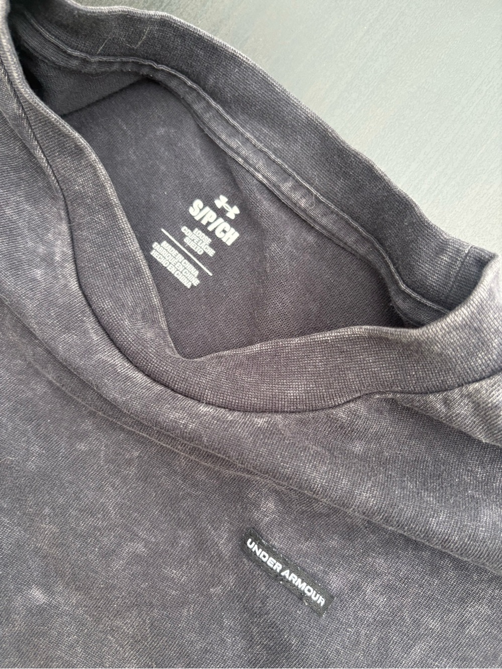 Under Armour Men's Mineral Wash Black Crew Tee - Picture 2 of 4